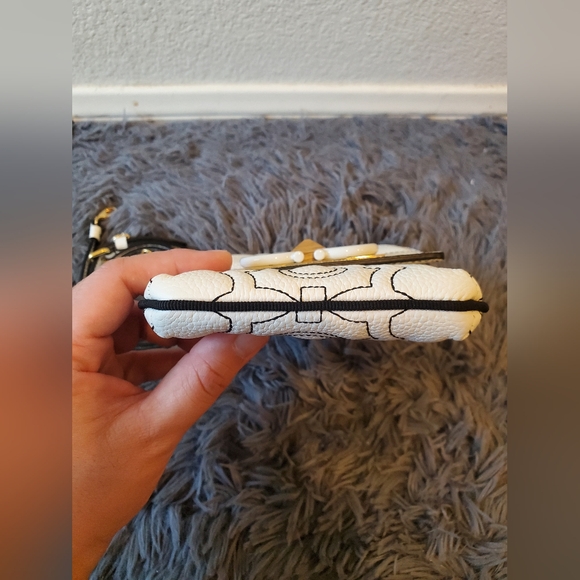 Limited Edition Salvatore Ferragamo Iconic shoulder/crossbody bag - Picture 12 of 16